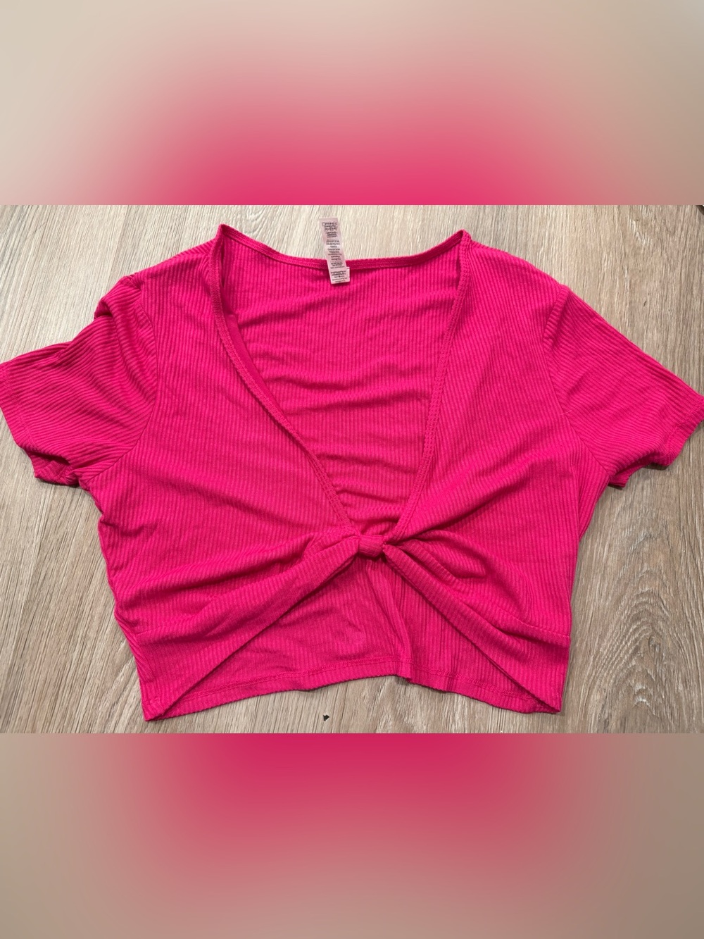 ALO Yoga Ribbed Twist-Front Crop Top - Fuchsia Pink